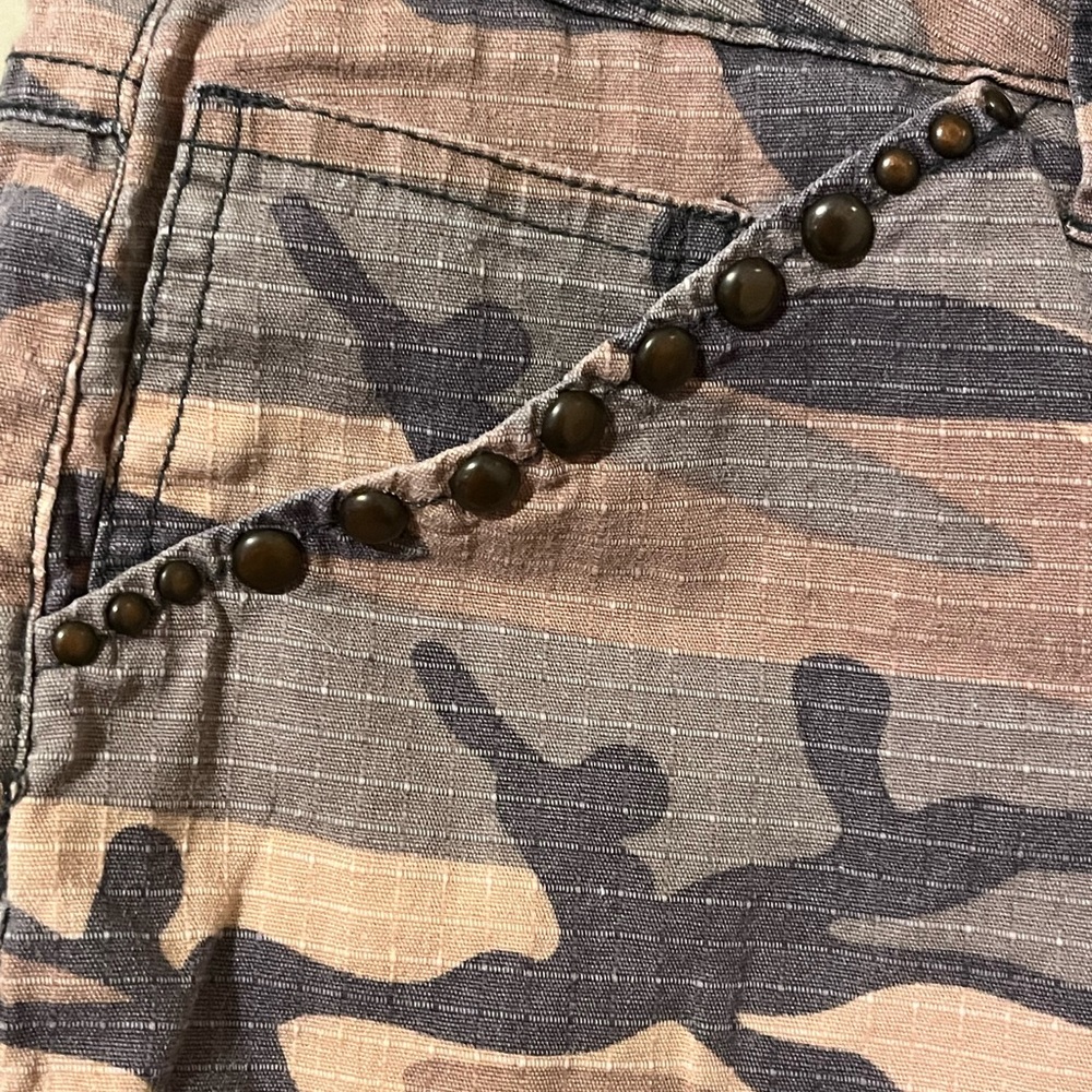 Vanilla Star Camo shorts - Picture 3 of 6